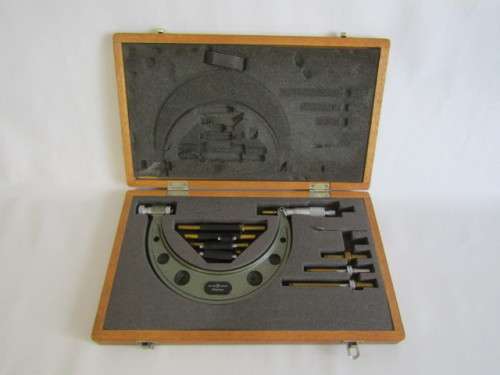 Vintage original Mitutoyo No.104-161 Micrometer in original wooden Case, Japan, Like new condition