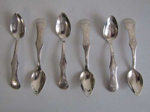 Vintage set of 6 solid Silver Teaspoons in box, excellent condition, 11.5cm long and 66.5 grams