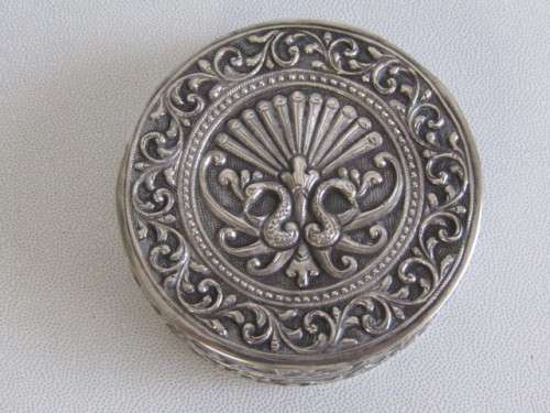 Vintage Continental solid 800 Silver Pill Box with Embossed decorations, 5.5cm x 2cm, 41.6 grams
