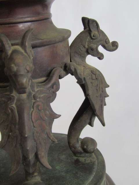 Large antique Oriental solid Bronze Stand with Dragon motive decoration, Centerpiece, 25.5cm, 2kg