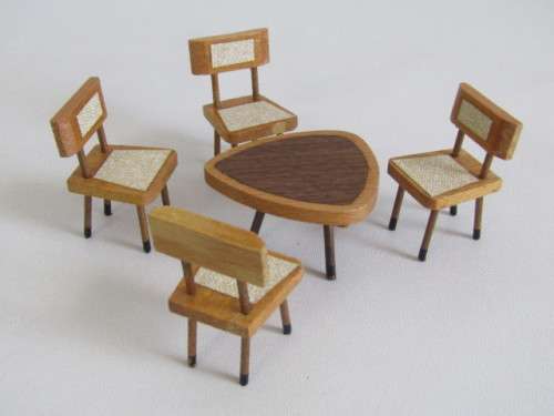 Job Lot of 13 vintage Wooden Doll House Furniture and Decorations, Dol-Toi England, excellent cond.