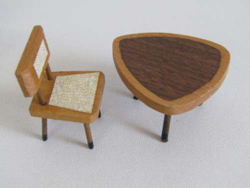 Job Lot of 13 vintage Wooden Doll House Furniture and Decorations, Dol-Toi England, excellent cond.