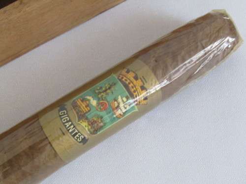 Very Large original Gigantes Tabacalera Cigar in original wooden box, Manila Philippines, 36cm long