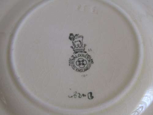 Lot of 2 vintage Royal Doulton tableware, Bowl "Rustic England" D5694 and Plate, excellent condition
