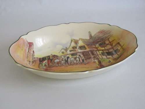 Vintage original Royal Doulton oval Bowl, Old English Coaching scene, D6393, 27cm x 20cm x 5cm
