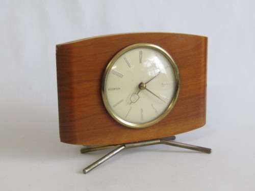 Vintage retro Electrical Westclox Mantle Clock in excellent and working condition, 23cm