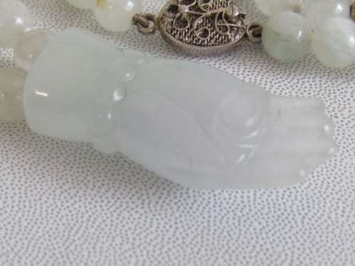 Vintage natural Jade / Jadeite Necklace with Hand Pendant and sterling Silver Clasp, 40cm, excellent