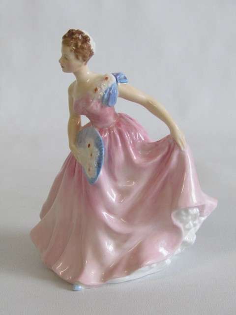 Original vintage 1955 Royal Doulton Figurine "Invitation" HN2170, 14cm, prestine condition
