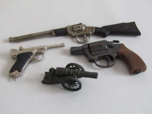 Vintage lot of 3 Clap Guns and 1 Clap Cannon, including Redondo and Victory (4 items)