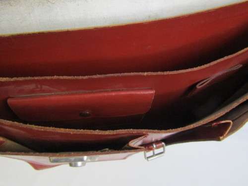 Very nice vintage Real Hide Leather Briefcase with 3 divisions and 3 pockets, excellent condition