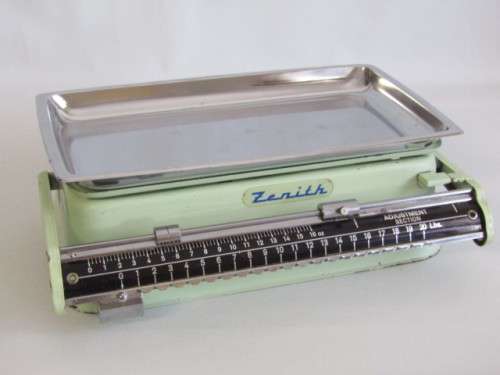 Original vintage Zenith Ausland Spatente 20Lbs Kitchen Scale with Tray, excellent and working