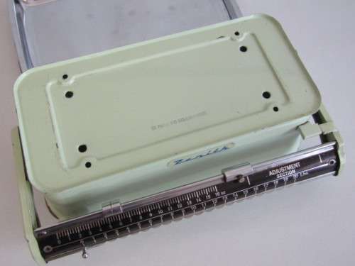Original vintage Zenith Ausland Spatente 20Lbs Kitchen Scale with Tray, excellent and working