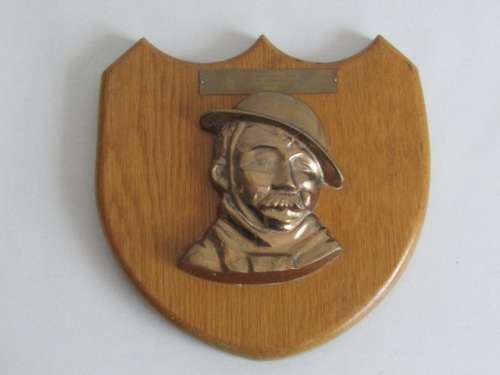 Vintage solid Brass M.O.T.H Order service Plaque mounted on wood, excellent condition, 24cm x 22cm