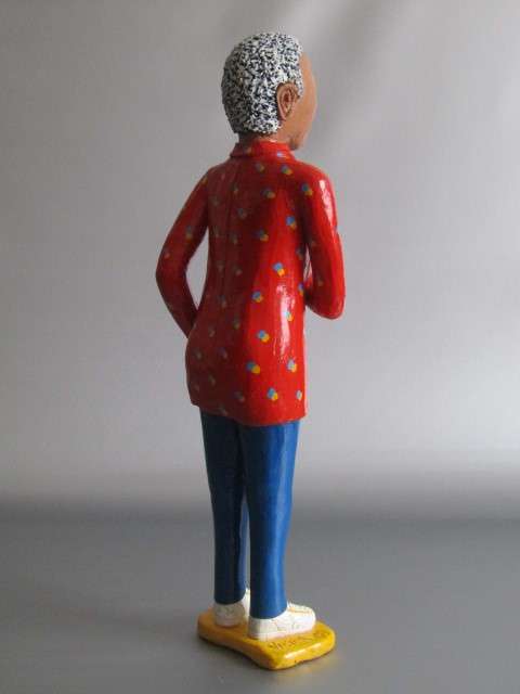 Large and heavy hand made Clay standing Sculpture of Nelson Mandela, signed Victor '01, 47cm tall