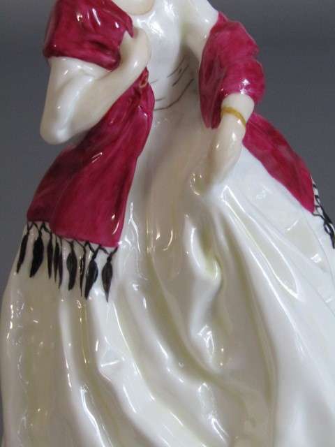 Vintage original Royal Worcester porcelain Figurine "First Dance", prestine condition, 18cm tall