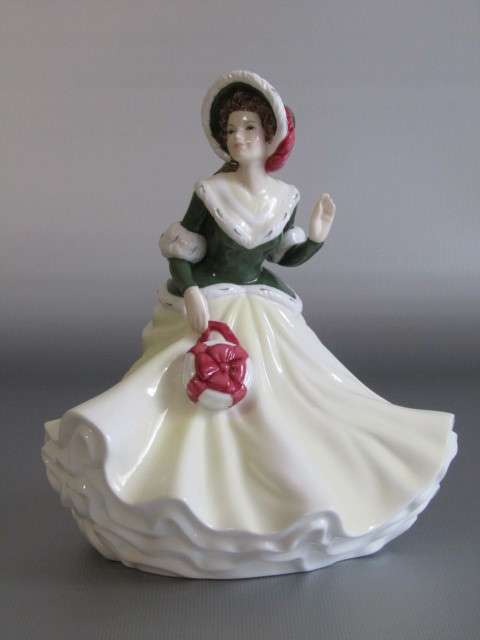 Original vintage 2008 Royal Doulton Figurine "Christmas Day" HN5210, 17cm, prestine condition