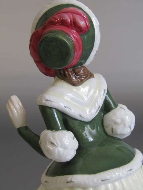 Original vintage 2008 Royal Doulton Figurine "Christmas Day" HN5210, 17cm, prestine condition