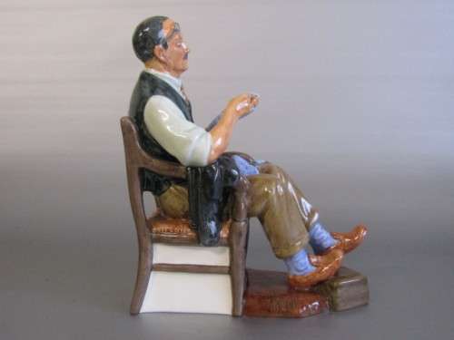 Original vintage 1963 Royal Doulton porcelain figurine "The Bachelor" HN 2319 perfect condition 17cm