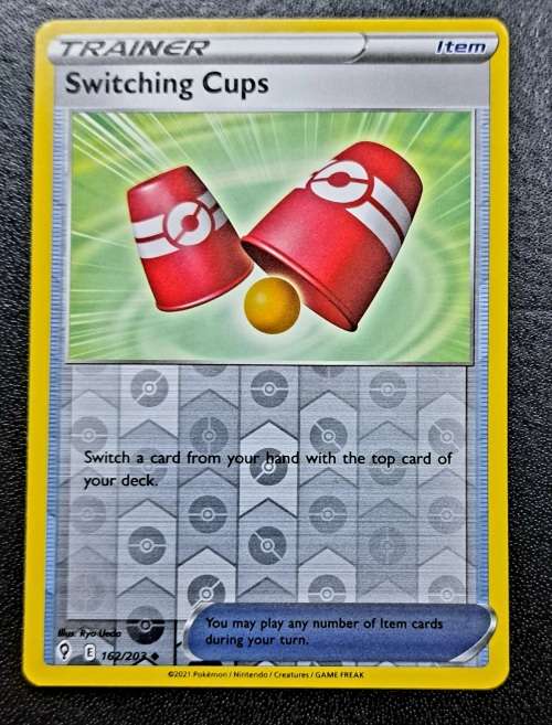 Pokemon Trading Cards - TCG - Switching Cups - 162/203 - Reverse Holo - Evolving Skies - NM