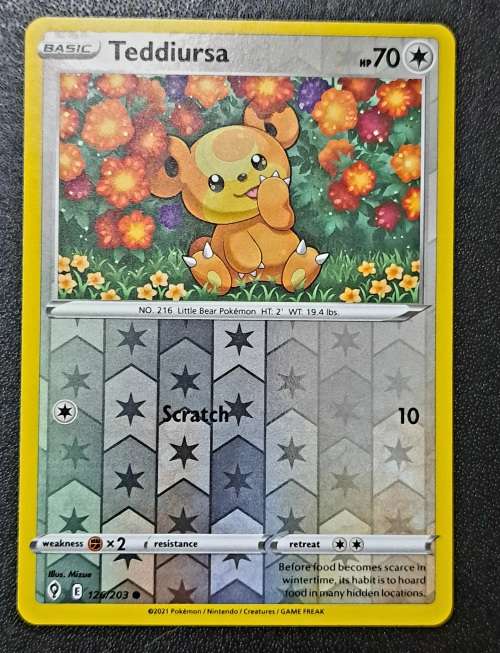 Pokemon Trading Cards - TCG - Teddiursa - 126/203 - Reverse Holo - Evolving Skies - NM