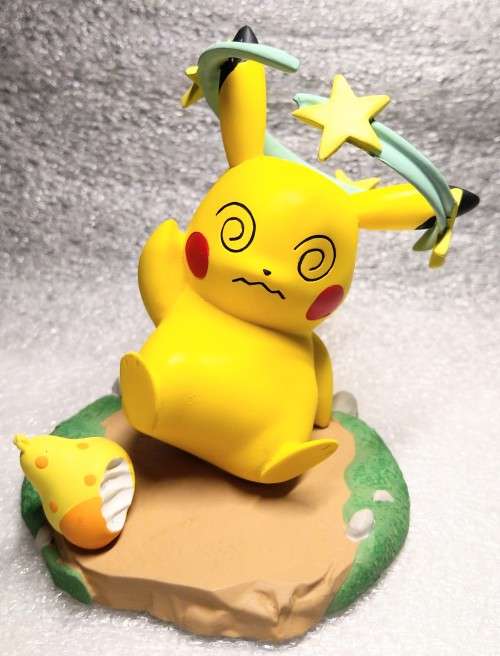 Exclusive Pokemon Center - Pikachu Moods Statue 11 x 9 x 9cm