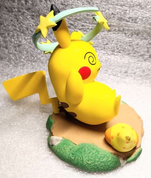 Exclusive Pokemon Center - Pikachu Moods Statue 11 x 9 x 9cm