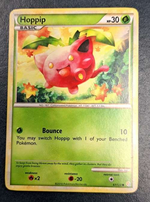 Pokemon Trading Cards - Hoppip - 67/123 - Heart Gold Soul Silver - LP/NM