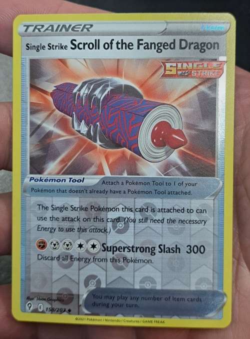 Pokemon Trading Cards - Single Strike Scroll of the Fanged Dragon-158/203-RHolo Evolving Skies - NM