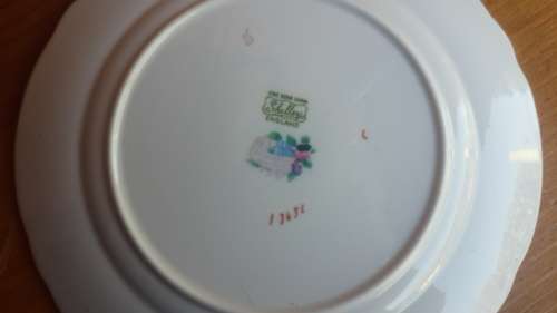 Shelley side or wall plate