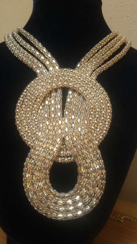 Stunning chain costume necklace