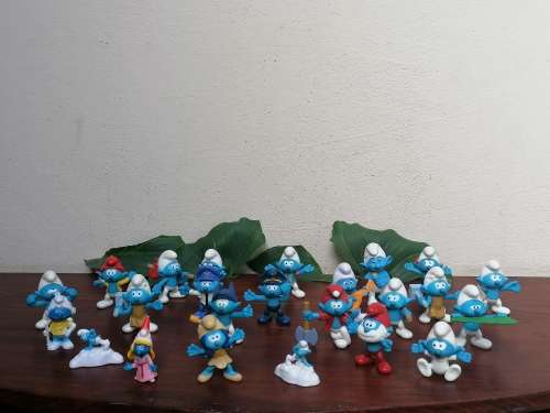 24 pieces Smurfs