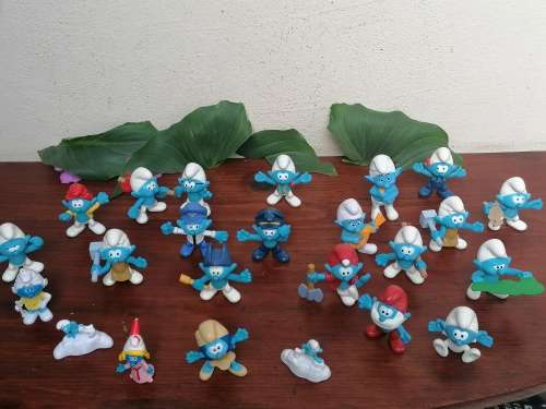 24 pieces Smurfs