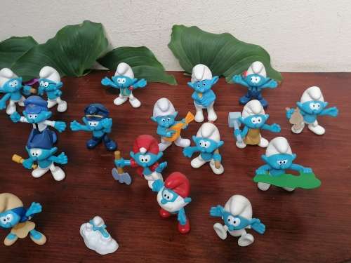 24 pieces Smurfs