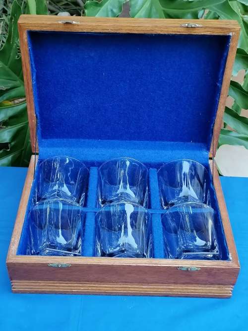 6 Libbey Duratuff glasses in wood box