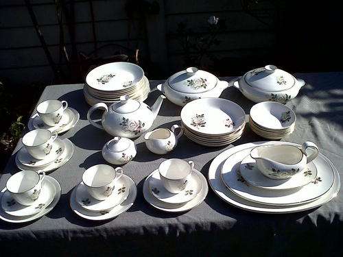 OLD KIRSTENBOSH DINNER/TEA SERVICE