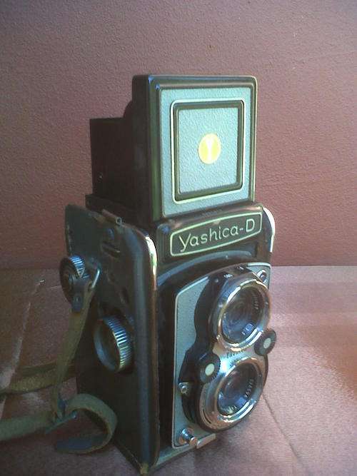 YASHICA - D CAMERA