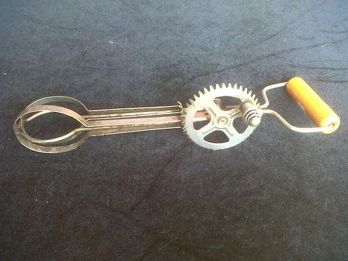 OLD EGG BEATER