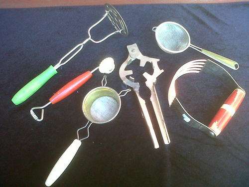6 OLD KITCHEN UTENSILS