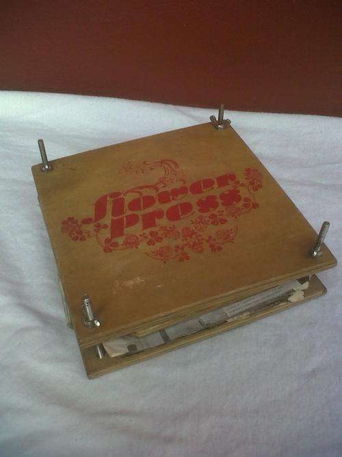 SMALL FLOWER PRESS