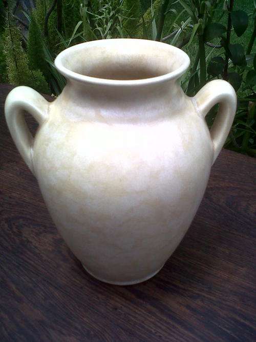 BEAUTIFUL BESWICK URN