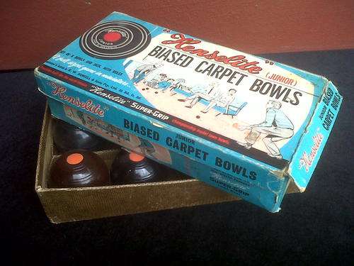 SET OF OLD JUNIOR CARPET BOWLS WITH EXTRA SET OF BALLS