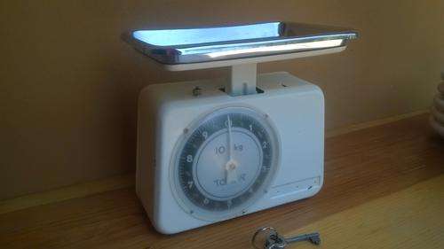 Vintage 10kg Tower Scale