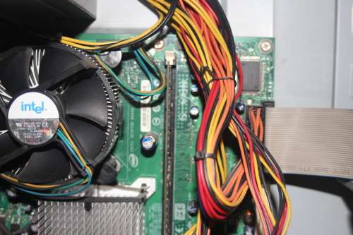 Intel Core 2 CPU 6300 1.8GHZ 2GB RAM 160GB