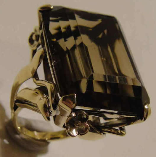 Antique 9ct GOLD Smokey Topaz Dress Ring. Valued at R4000.00