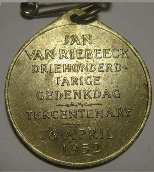 1952 : Jan van Riebeeck Driehonderd-Jarige Gedenkdag / Tercentenary / 6 April 1952. White metal.