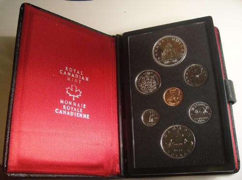 Royal Canadian Mint Set : 1976 (with Both the Silver and Nickel dollar)