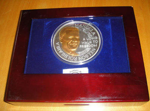 Nelson Mandela Robben Island Commemorative medal struck in ONE KILOGRAM of PURE SILVER