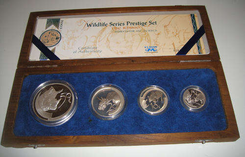 2003 Wildlife Prestige Series : The Rhino