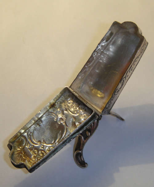 Hanau Silver (930) Pill Box, London 1900 Import Marks, William Moering,