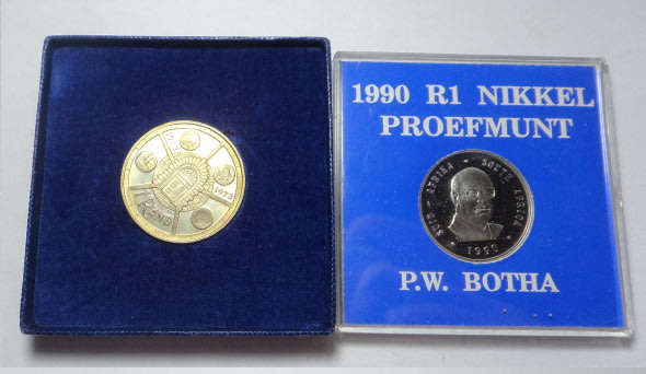 Republic of South Africa: Silver proof R1 of 1974 & last large Nickel Proof R1 of 1990
